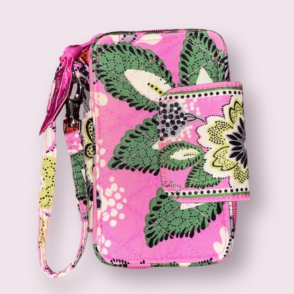 Verá Bradley Pink Wirst Wallet